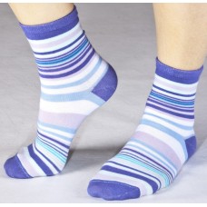 женские носки с мелкими полосками и с широкими в середине L-L027